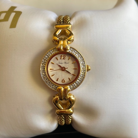 LUCION PICCARD LADIES WATCH - Picture 4 of 13